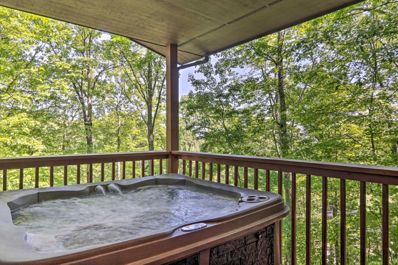 Eclectic Cabin With Hot Tub 1 Mi To Ober Gatlinburg Exterior foto